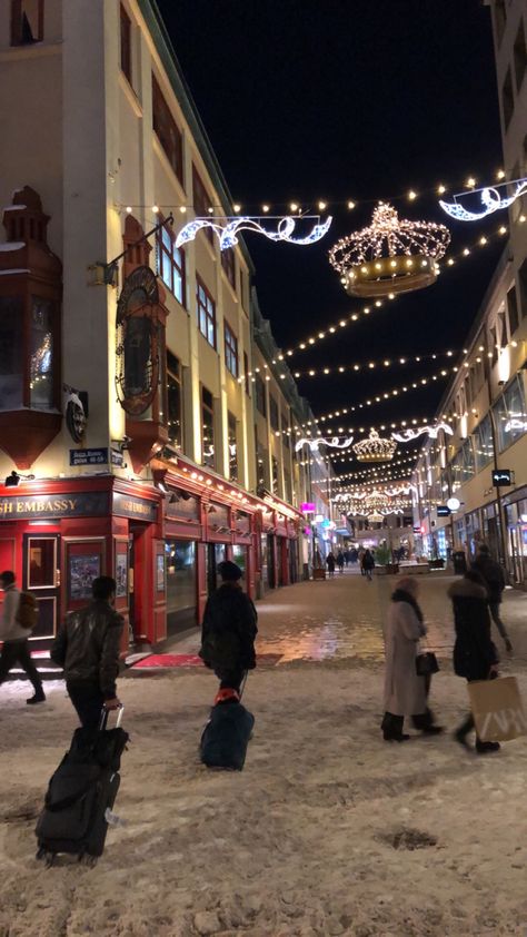 Gothenburg Winter, Gothenburg Christmas, 13 Year Girl, Snow Christmas, December 2024, Gothenburg, Sweden, Street View, Christmas Decorations