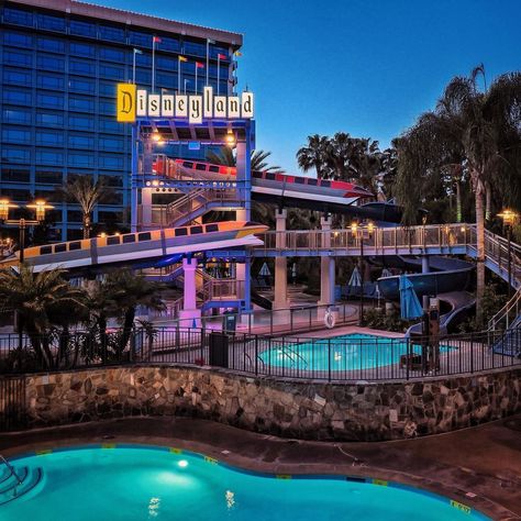 Disneyland Hotel Aesthetic, Disneyland Hotel California, Disneyland Hotel Anaheim, Disney Hotels Room, Disneyland Resort California, Disneyland Sign, Disneyland Resort Hotel, Disneyland Aesthetic, Disney Hotel