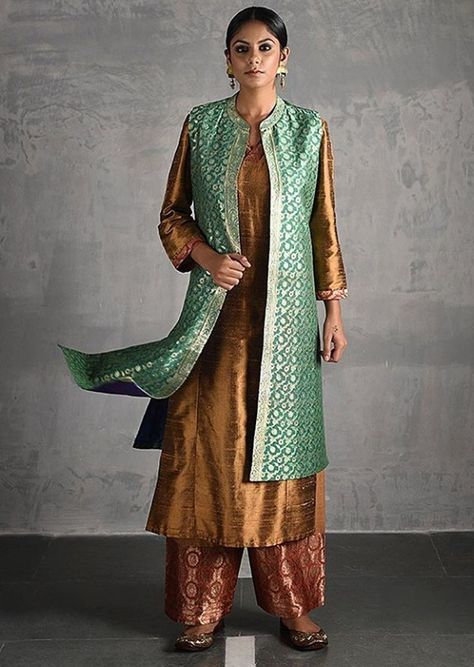 Beautiful Pure Raw Silk Kurti with Banarsai Jacket. Silk Jackets For Women Indian, Brocade Long Jackets Indian, Brocade Coat Pant Women, Kurti Ideas, Jacket Style Kurti, Simple Suits, Neck Patterns, Silk Kurti Designs, Brocade Jacket