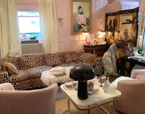 Leopard sofa vintage pink walls art deco mid century modern 80s 70s 90s decor glam hollywood regency grand millennial Old Hollywood Glam Interior Design, Pink Vintage Living Room, Eclectic Glam Decor, Leopard Sofa, Old Hollywood Interior Design, Pink Dreamscape, Hollywood Living Room, Eclectic Glam, Art Deco Mid Century Modern