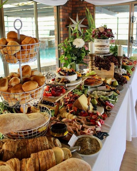 Grazing Table Ideas, Charcuterie Table, Appetizers Table, Party Food Buffet, Buffet Ideas, Charcuterie Inspiration, Grazing Table, Reception Food, Food Boards