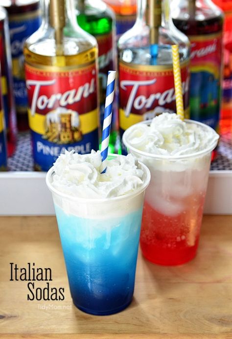 Italian Sodas recipe for a self serve Italian Soda Bar at your next party! details at TidyMom.net Italian Soda Bar, Italian Sodas, Italian Cream Soda, Soda Italiana, Soda Bar, Italian Soda, Zuppa Toscana, Soda Recipe, Fettuccine Alfredo