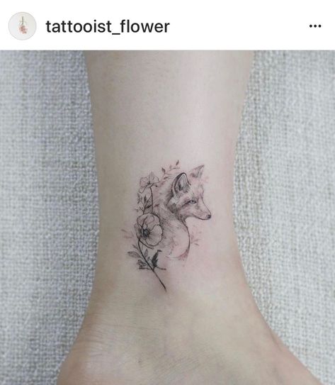 With wolf instead of fox Small Fox Tattoo, Wolf Tattoos For Women, Sheep Tattoo, Small Wolf Tattoo, Tattoo Son, Fox Tattoo Design, Wolf Tattoo Sleeve, Muster Tattoos, Wolf Tattoo Design