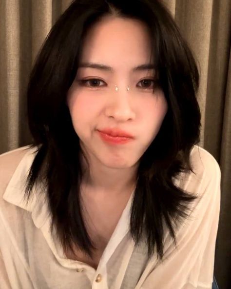 Ryujin Black Hair, Ryujin Wolfcut, Ryujin Black, Shin Ryujin, I Love My Girlfriend, Me As A Girlfriend, Short Hair Styles Easy, Dream Hair, Woman Face