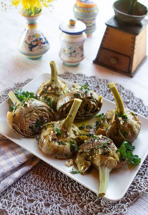 Artichoke Italian Recipes, Roman Artichoke Recipes, Roman Food Recipes, Artishock Recipes, Italian Artichoke Recipes, Ancient Roman Recipes, Italian Vegetables Sides, Fancy Italian Food, Roman Artichokes