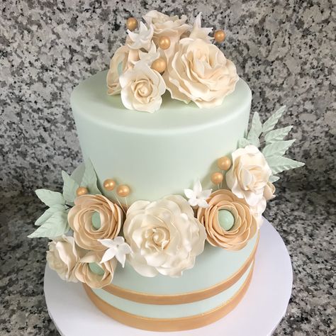 Mint and gold wedding cake. Mint Green And Gold Wedding, Mint Green Wedding Cake, Senior Ring, Mint And Gold Wedding, Mint Green Cakes, Mint Gold Weddings, Mint Wedding Cake, Golden Wedding Anniversary Cake, Sweets Table Wedding