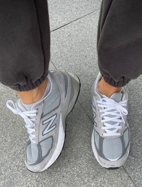 Grey Shoes Outfit Sneakers, New Balance Grey Outfit, Gray Sneakers Outfit, Grey New Balance Outfit, New Balance Shoes Grey, Gray New Balance Shoes, Gray Shoes Outfit, Grey Sneakers Outfit, New Balance 990 V5