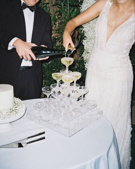 Wedding Cake And Champagne Table, Champagne Tower Small, Small Champagne Tower, Cake And Champagne Table, Champagne Tower Wedding, Champagne Towers, Wedding Cheers, Obx Wedding, Wedding Lookbook