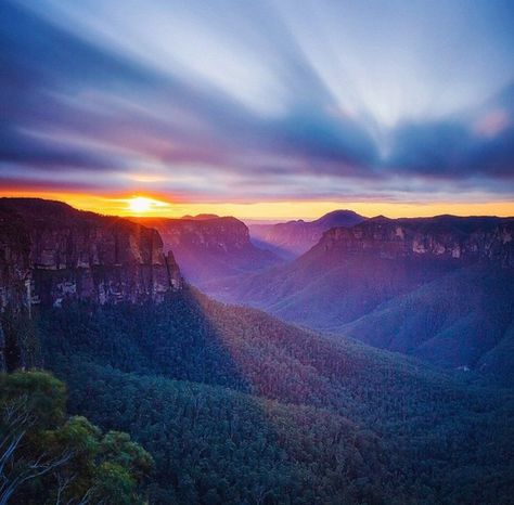 Sunset over Govetts Leap, Blue Mountains, Australia. Photo: S_DanielTran_ East Coast Australia, Autumn Sunrise, Blue Mountains Australia, Watching The Sunrise, New Zealand Adventure, Up To The Sky, Spiritual Artwork, The Blue Mountains, Blue Mountains