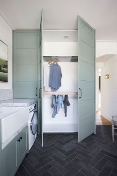 Sage green and marble laundry oozing modern farmhouse vibes Drying Cupboard, Laundry Cupboard, Utility Room Designs, Airing Cupboard, Green Laundry, Drying Room, Dream Laundry Room, Mudroom Laundry Room, Laundry Room Layouts