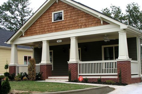 Craftsman House Exterior, Bungalow Porch, Craftsman Cottage, Farmhouse Floor Plans, Craftsman Bungalow, Bungalow Exterior, Cottage Style House Plans, House Plans One Story, Craftsman Style House