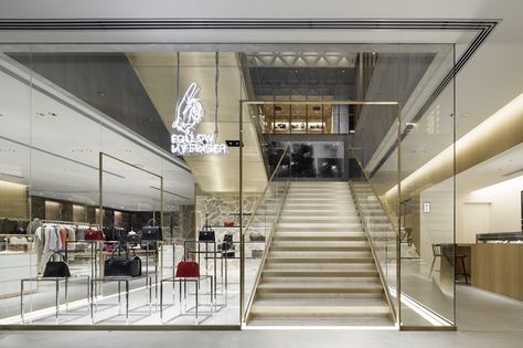 UNITED ARROWS ROPPONGI HILLS | Wonderwall Fantasy Bazaar, Roppongi Hills, Roppongi, United Arrows, Flagship Store, Doha, Department Store, Stairs, Walking