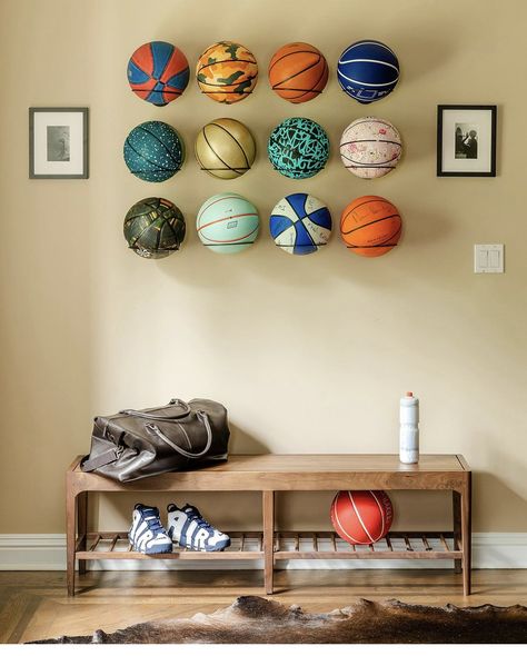 Vintage Basketball Aesthetic Room, Basketball Interior Design, Basketball Inspired Bedroom, Basketball Display Ideas, Modern Sports Bedroom, Sporty Room Aesthetic, Girls Basketball Room, Athletic Room Ideas, Basketball Room Ideas For Boys