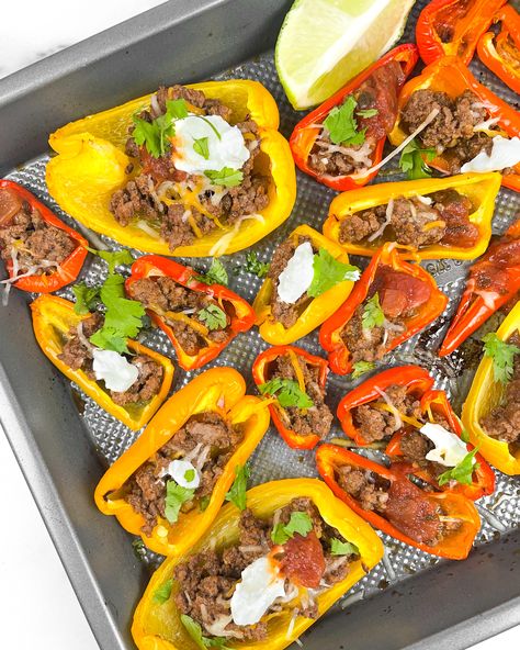 Bell Pepper Nachos Ground Beef With Peppers, Ground Turkey Nachos, Bell Pepper Nachos, Pepper Nachos, Low Carb Nachos, Healthy Nachos, Leftover Beef, Healthy Version, Sweet Bell Peppers