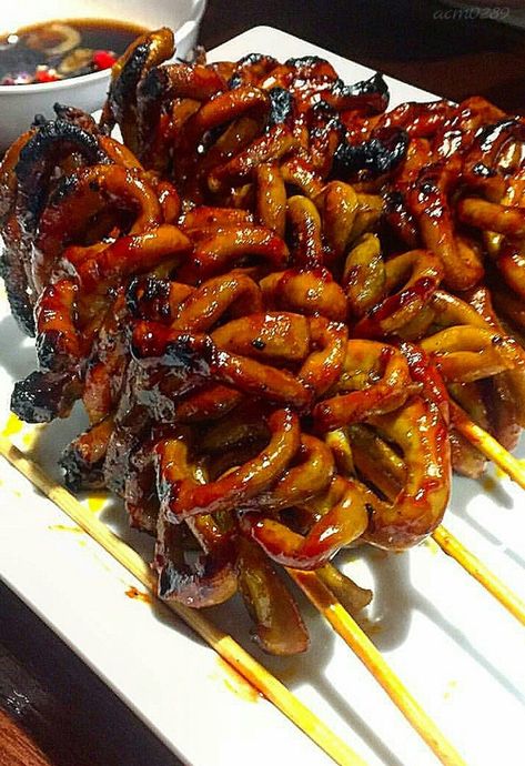 Isaw Bbq Aesthetic, Chicken Intestine Recipe, Babi Bakar, Isaw Bbq, Seafood Bakar, Organ Recipes, Pinoy Street Food, Pagkaing Pinoy, Japan Street Food