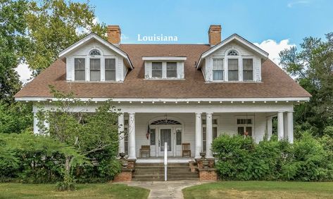 Backyard Hosting, Louisiana Homes, Gunite Pool, Old Houses For Sale, Gorgeous Houses, Coffered Ceiling, Wood Trim, Ceiling Beams, Large Bedroom