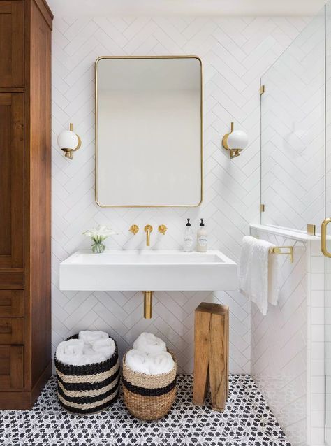 22+ Best Guest Bathroom Ideas & Designs For 2019 Guest Bathroom Design, Black White Bathrooms, Bad Inspiration, Vanity Faucet, Transitional Bathroom, Classic Bathroom, Deco Decor, Guest Bathrooms, Vessel Sink Bathroom