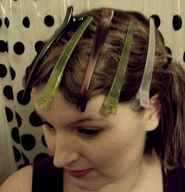 Easy Finger Waves, 1920s Hair Short, Finger Waves Tutorial, 1920s Hair Tutorial, Finger Waves Short Hair, Retro Hairstyles Tutorial, Flapper Hair, Gatsby Hair, Finger Wave Hair