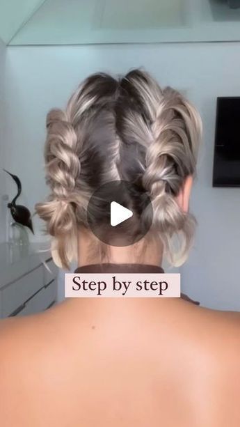 Self Braid Hairstyles, How To Make Braids For Short Hair, How To Hairstyles For Short Hair, Braids Hairstyles How To, Hairstyles For Medium Length Hair Braided Tutorials, Outside Braid Tutorial, Easy Braids For Short Hair Step By Step, Top Hair Braid, Short Hair With Two Braids