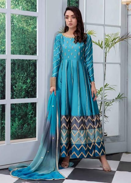 Nadia Farooqui, Pakistani Designer Dress, Shaded Dupatta, Design On Shirt, Eastern Wear, Pakistani Clothes Online, Organza Shirt, Gotta Work, Lace Cutout