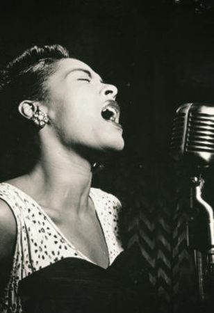 Jazz singer Billie Holiday was born on April 7 1915 as Eleanor Fagan and went on to become one of the most influential and poignant… Billy Holiday, Arte Jazz, Holiday Canvas, Lino Art, Retro Images, Billie Holiday, Holiday Poster, Jazz Club, Jazz Musicians