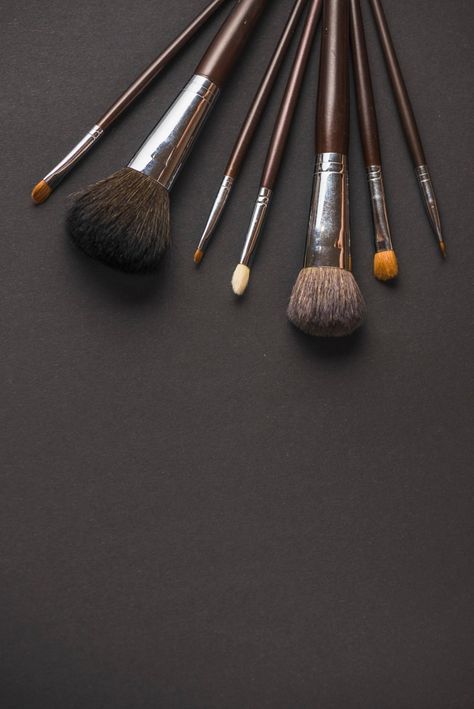 Make Up Tools Photography, Makeup Fliers, Makeup Pictures Wallpaper, Makeup Asthetic Background, Picture Of Makeup, Makeup Aesthetic Wallpaper, Beauty Parlour Makeup, Small Shop Interior, Background Makeup