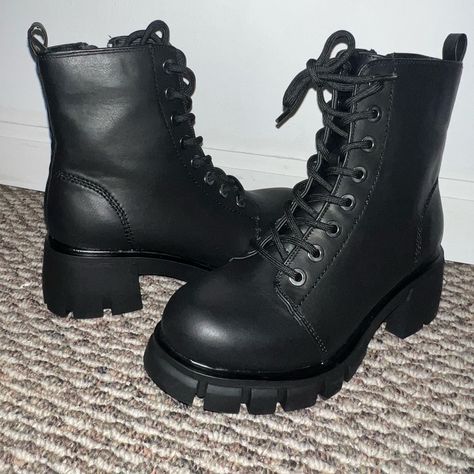 Brand New, Never Worn. Women’s Size 7 Mia Combat Boots. Tried Them On And Liked Them Just Never Have Had The Opportunity To Wear Them. Goth Boots Women, Cammy Cosplay, Goth Boots, Womens Combat Boots, Mia Shoes, Black Combat Boots, Character Inspo, Oc Ideas, Human Anatomy