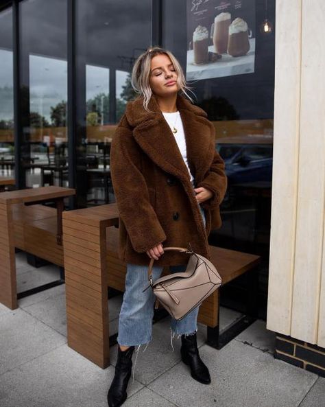 How To Wear Teddy Coats This Winter Brown Faux Fur Coat Outfit, Brown Fur Coat Outfit, Teddy Coat Outfit, Faux Fur Coats Outfit, Brown Fur Coat, Fur Coat Outfit, Brown Faux Fur Coat, Coat Outfit, Fall Inspiration