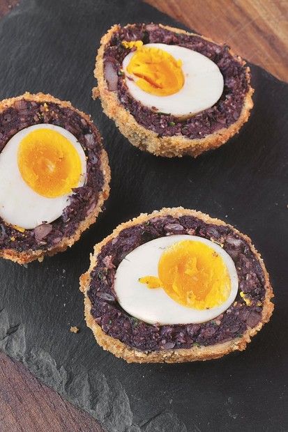 Homemade Scotch Eggs, Scotch Eggs Recipe, Scotch Egg, Healthy Egg Recipes, Black Pudding, Scottish Recipes, Scotch Eggs, River Cottage, Irish Recipes