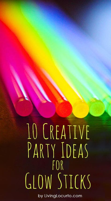 10 Creative Party Ideas for Glow Sticks. Such fun ideas! #glowsticks #party #partyideas Bolo Neon, Glow Stick Party, Creative Party Ideas, Blacklight Party, Neon Birthday, Dark Party, 13th Birthday Parties, Glow Stick, Diy Birthday Party