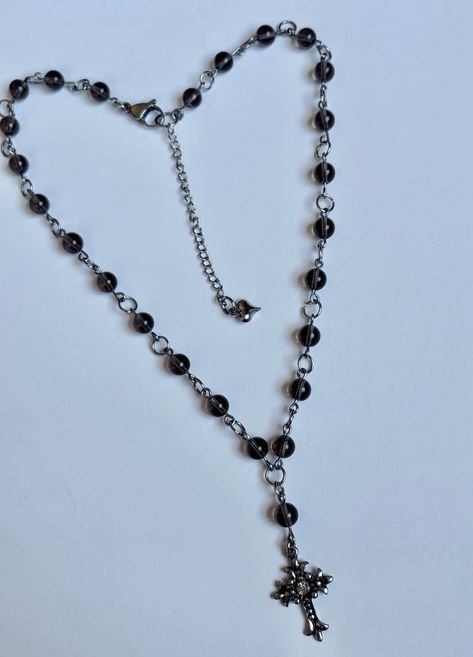 Rosary Choker Necklace, Long Gothic Necklace, Sims 4 Rosary Necklace Cc, Grunge Rosary Necklace, Beaded Gothic Jewelry, Jewelry Y2k Grunge, Grunge Cross Necklace, Goth Rosary Necklace, Cross Beaded Necklace