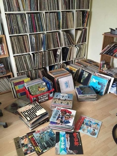 Aesthetic Vinyl Collection, Vinyl Collection Room, Vinyl Collection Aesthetic, Lp Collection, Record Room, Vinyl Aesthetic, Vinyl Record Collection, Vinyl Collection, Vinyl Storage