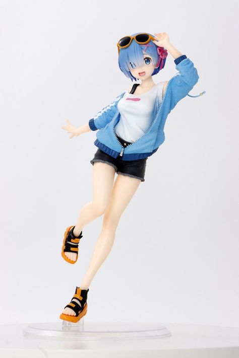 Sporty Summer, Re Zero Rem, Female Reference, Sport Sweater, Smart Art, Anime Figurines, Figure Poses, Summertime Fun, Re Zero