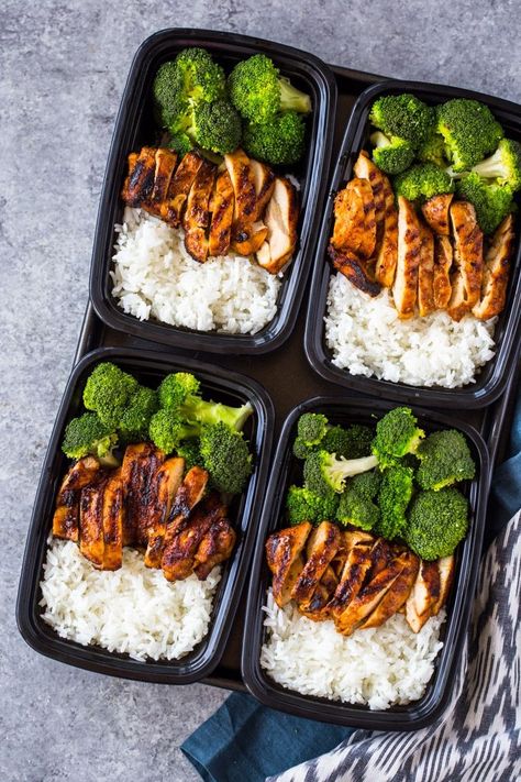 Resep Burger, Rice And Broccoli, Plats Healthy, Healthy Lunch Meal Prep, Resep Diet, Idee Pasto, Easy Healthy Meal Prep, Chicken Meal Prep, Makanan Diet