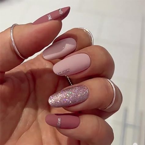 Round Gel Nails, Purple Fake Nails, Acrylic Nails With Glitter, Nails Medium Almond, Nails Round, Almond Press On Nails, Natural Manicure, Nails With Glitter, Matte Purple