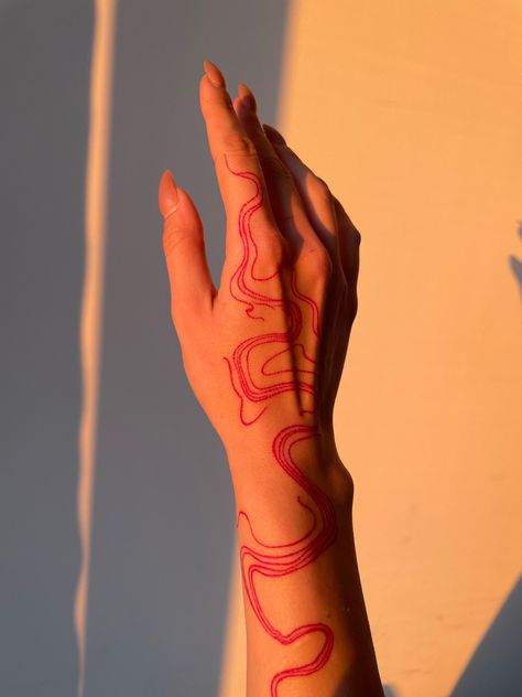 Rose Tattoo Hand, 16 Tattoo, Abstract Tattoo Designs, Tattoos Infinity, Red Tattoo, Tato Lengan, Tattoos Geometric, Red Ink Tattoos, Hand Tattoos For Women