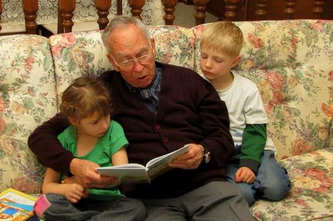 Pin for Later: 14 Definitive Reasons Grandparents Are the Absolute Best They tell the best stories. Photos With Grandparents, Joy Of Living, Real Life Stories, Simple Life, Parenting Hacks, Helping People, Tell Me, Family Photos, Feel Good