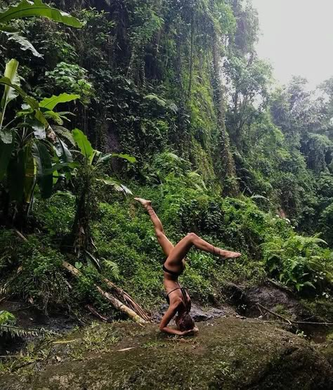 Mundo Hippie, Hippie Life, Dream Lifestyle, Future Life, Nature Aesthetic, Tahiti, Travel Aesthetic, Yoga Meditation, Mother Earth