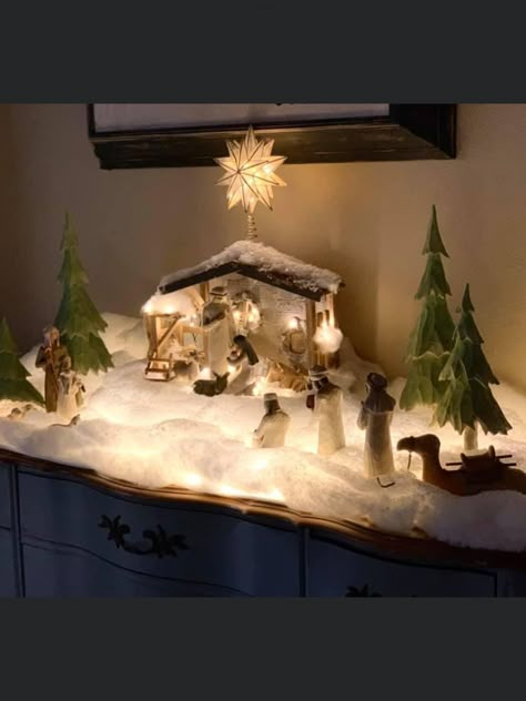 Christmas Creche Nativity, Betlehem Christmas Decoration, Nativity Scene On Dining Room Table, How To Display Nativity Scene Christmas Decor, Home Nativity Display, Crib For Christmas Decorating Ideas, Manger Display Ideas, Nativity Display Ideas Holidays, Crib Christmas Ideas