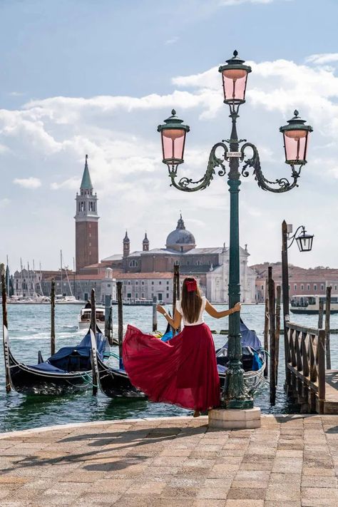 Looking for the most instagrammable places in Venice? Look no further! Here's a list of the best Venice Instagram spots with their exact locations on a map and tips on how to get there and when to go. | Italy Travel Tips | Venice Italy photography | Venice Italy travel photography | Best photo spots in Venice | Venice photo spots | Instagram spots in Venice | Aesthetic places in Venice | Where to take photos in Venice | Venice Instagram pictures | Pretty places in Venice | Hidden gems in Venice Venice Aesthetic, Venice Italy Outfit, Venice Italy Photography, Italy Travel Photography, Venice Photography, Venice Photos, Rome Photo, Aesthetic Places, World Most Beautiful Place