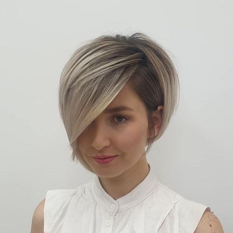 No.1 Hair Platform In Asia on Instagram: “#hair #haircut #makeover #haircolor #bobhaircut by @angelicagrechkina #photography #salon #aheadhairmedia #aheadhairtrends #lonewong #染髮…” Layered Hair Ideas, Long Straight Layered Hair, Asymmetrical Bob Short, Short Layer, Short Shaggy Haircuts, Styling Wand, Medium Shag Haircuts, Straight Layered Hair, Layered Bob Haircuts