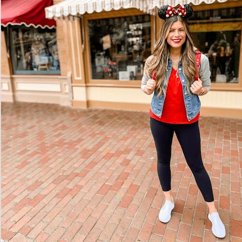 Disney World Outfits Leggings, Disneyland Outfit Women, Disneyland In February Outfits, What To Wear To Disneyland In January, Disneyland Cold Weather Outfit, Disneyland Outfits March, What To Wear To Disneyland In October, Disneyland Christmas Outfits Women, Disneyland Outfits February