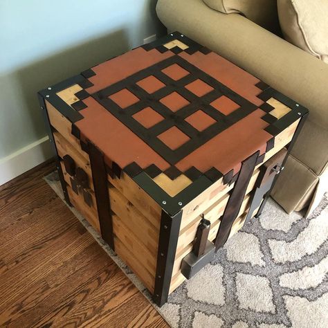 Nightstand Minecraft, Diy Minecraft Crafting Table, Minecraft Keycaps, Cool House Stuff, Minecraft Arts And Crafts, Game Room Ideas Videogames, Minecraft Workbench, Cool Things For Your Room, Minecraft Crafting Table