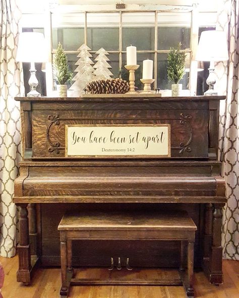 Although it's an evening picture, I couldn't be happier to share with you, my piano I received 29 years ago. It's finally gracing my living room 💙💙 And yes, I'm adding winter/Christmas decor now since we only have 2 weekends off before we're back traveling for sports every weekend.  #sundaydecorlove #sundaysimplicity #whitedecorweekends #whitecottagecharm  #chippylicious #thriftyfinds #sundayfundaydecor #seasonofsimplicity #foundandforaged #gatheredstyle #inspireushomedecor #sharemysquare ... Piano Room Decor, Winter Christmas Decor, Painted Pianos, Piano Decor, Christmas Piano, Evening Pictures, Grandmas Christmas, Farmhouse Decor Living Room, My Living Room