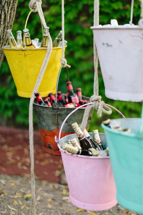 How To Plan Cheers & Beers Party | momooze.com Hiasan Perkahwinan, Deco Champetre, Rustic Wedding Decorations, Beer Party, Festa Party, Garden Parties, Backyard Party, Outdoor Party, Romantic Weddings