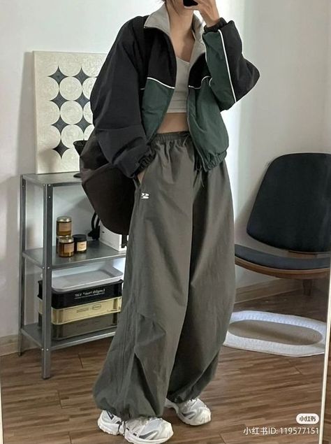 Winter Acubi Fashion Korean Outfits Outfit Ideas Winter Outfits Outfit Inspo Button Up Woman Outfit, Mens Work Shirt Outfit For Women, Streetwear Jacket Outfit, Asian Baggy Style, Cargopunk Outfits, Male Fashion Feminine, Baggy Acubi Fashion, Acubi Style Shoes, Acubi Sweat Pants