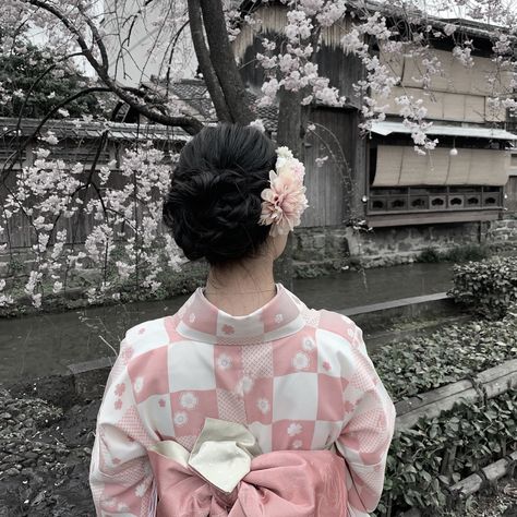 Miya Haruka, Aesthetic Kimono, Faceless Aesthetic, Japanese Countryside, Asian Style Dress, Cute Kimonos, Japan Sakura, Japanese Festival, Pink Kimono