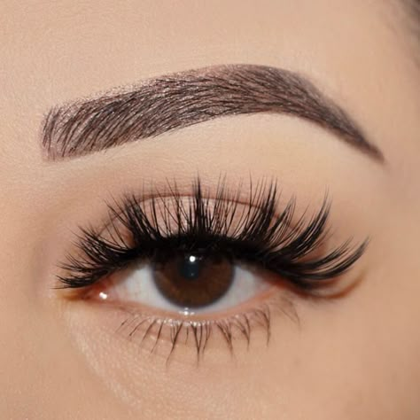 Lashes Fake Eyelashes, Eyelash Extensions Styles, Lash Extensions Styles, Perfect Eyelashes, Pretty Lashes, Eyelash Extentions, Faux Mink Lashes, Makeup Eyelashes, 3d Mink Lashes