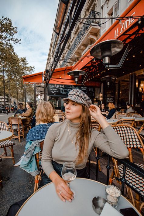 Cafe Photoshoot, Paris Photo Ideas, Mayo 2022, Paris Travel Photography, Things To Do In Paris, Paris Travel Guide, Montmartre Paris, Shotting Photo, Europe Photos