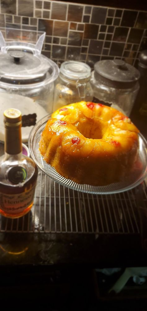 Classic pound cake topped with Hennessy butter and pineapples and cherries Hennessy Pound Cake Recipe, Upside Down Pound Cake, Infused Desserts, Boozy Cakes, Hennessy Cake, Classic Pound Cake, Lemon Desserts Easy, Boozy Treats, Peach Upside Down Cake